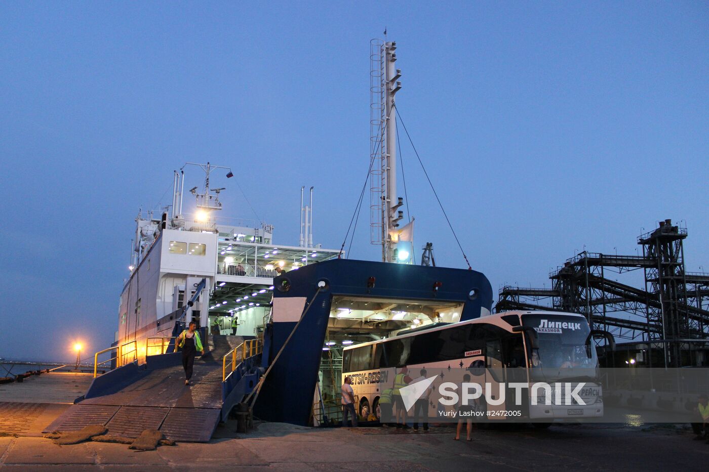 Simferopol-to-Moscow train at Kerch ferry crossing