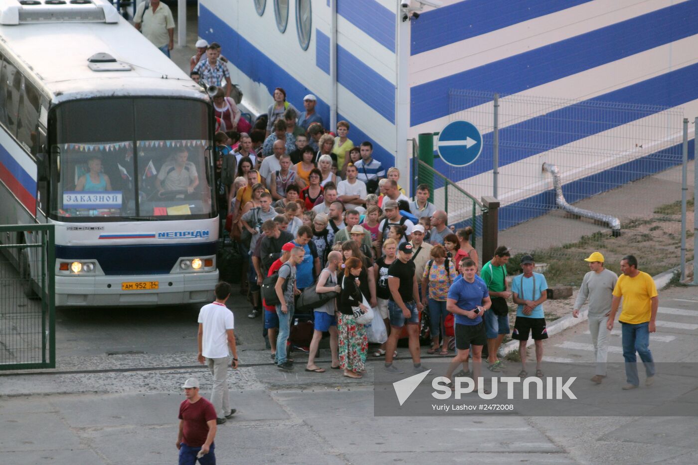 Simferopol-to-Moscow train at Kerch ferry crossing