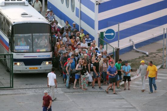 Simferopol-to-Moscow train at Kerch ferry crossing