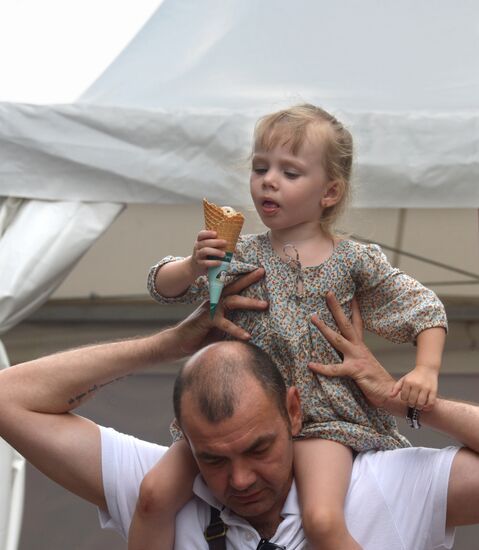 Moscow Ice Cream Festival on Kuznetsky Bridge