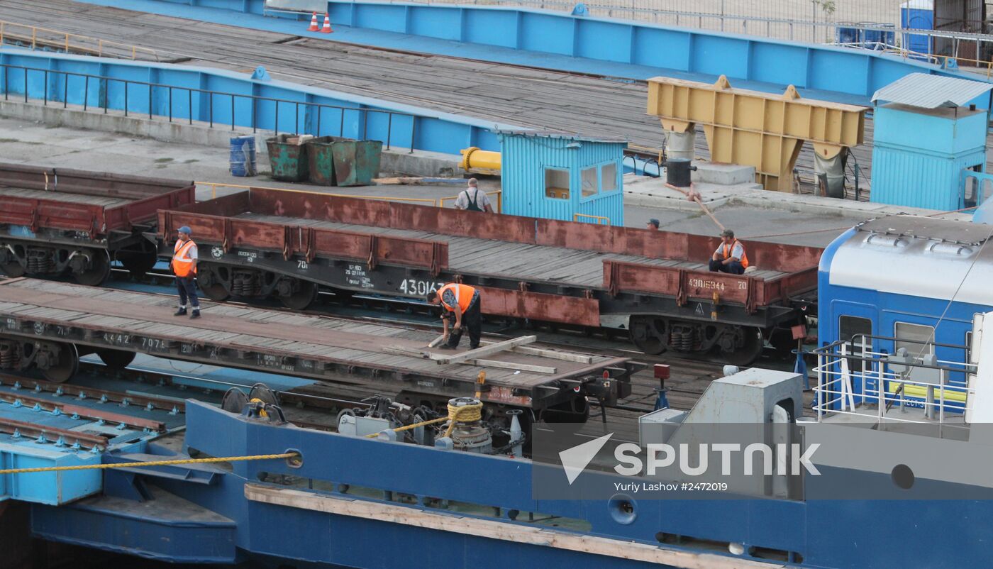 Simferopol-to-Moscow train at Kerch ferry crossing