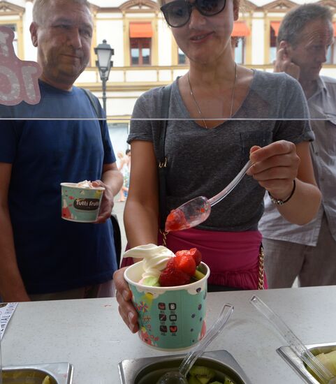 Moscow Ice Cream Festival on Kuznetsky Bridge