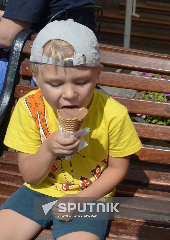 Moscow Ice Cream Festival on Kuznetsky Bridge