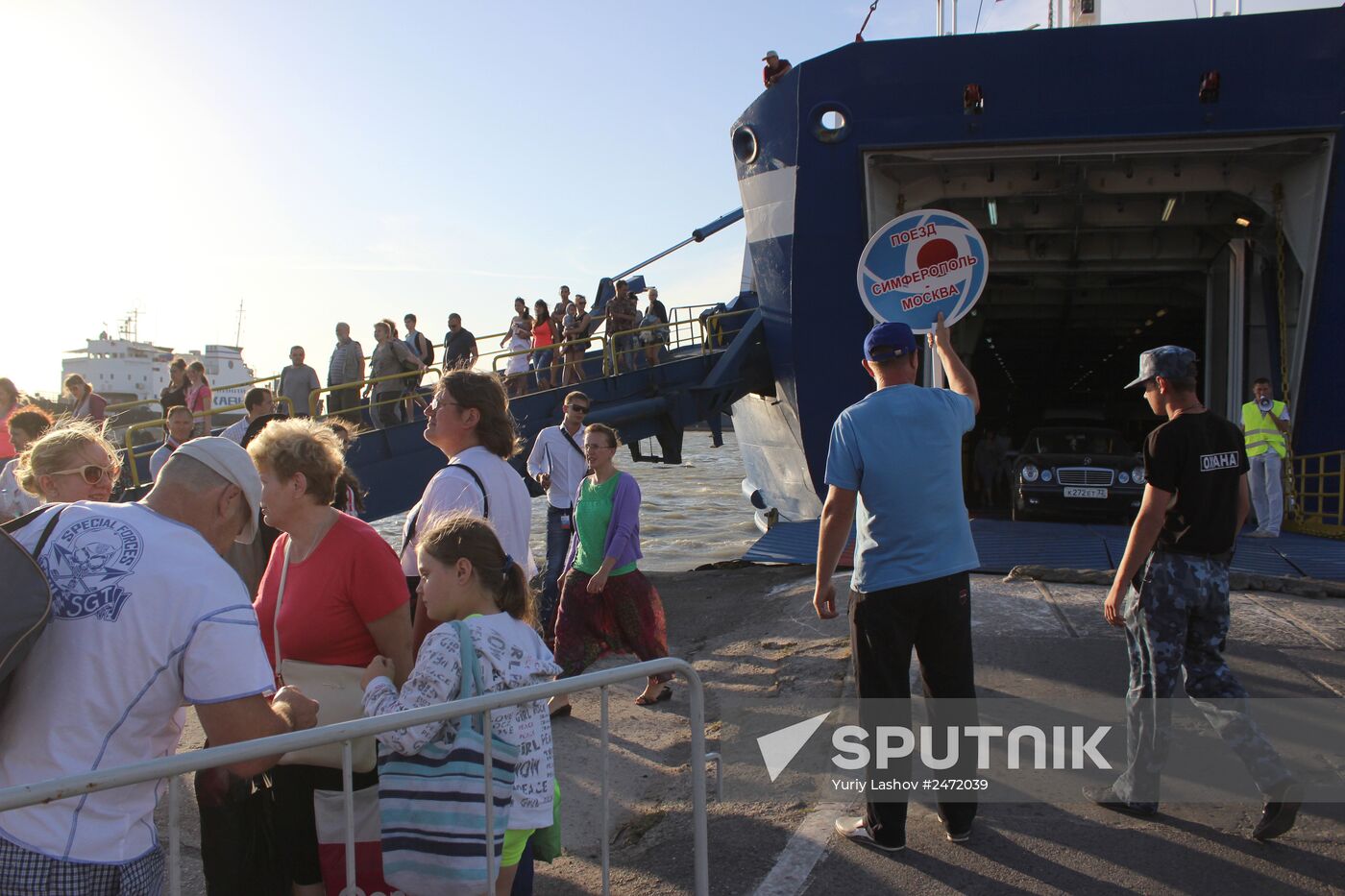 Simferopol-to-Moscow train at Kerch ferry crossing