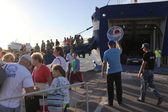 Simferopol-to-Moscow train at Kerch ferry crossing