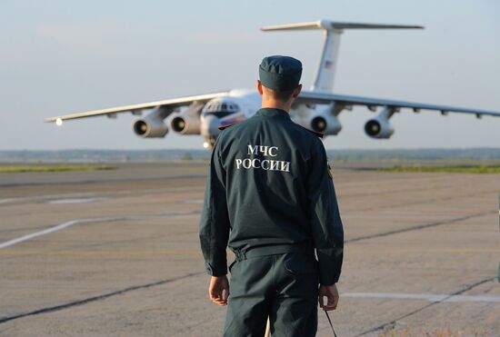 EMERCOM aircraft carrying Ukrainian refugees arrives in Chelyabinsk