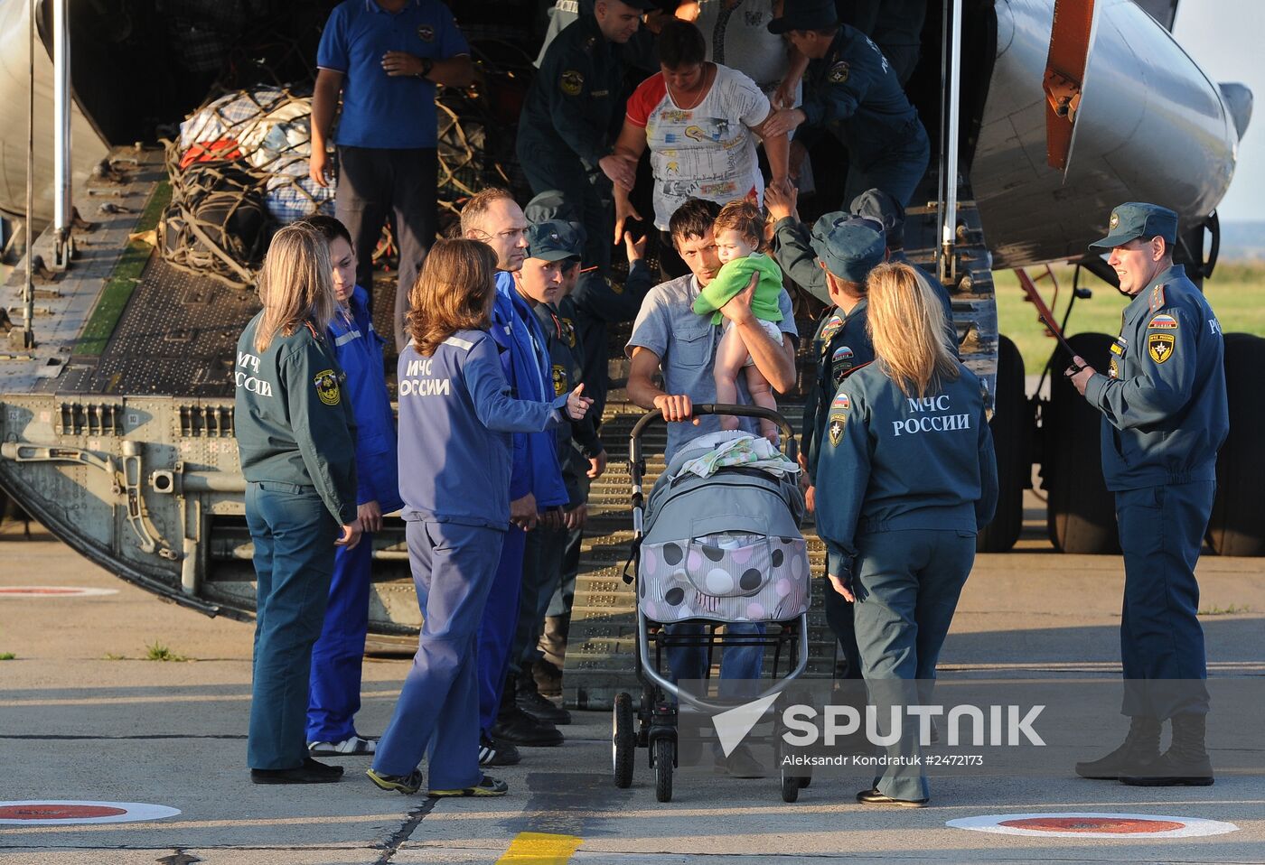 EMERCOM aircraft carrying Ukrainian refugees arrives in Chelyabinsk