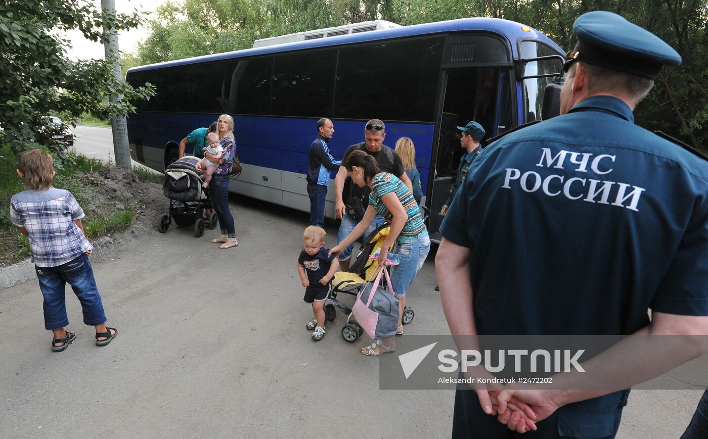 EMERCOM aircraft carrying Ukrainian refugees arrives in Chelyabinsk