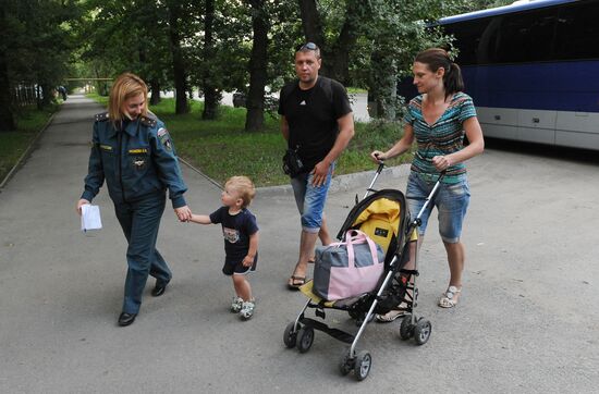 EMERCOM aircraft carrying Ukrainian refugees arrives in Chelyabinsk
