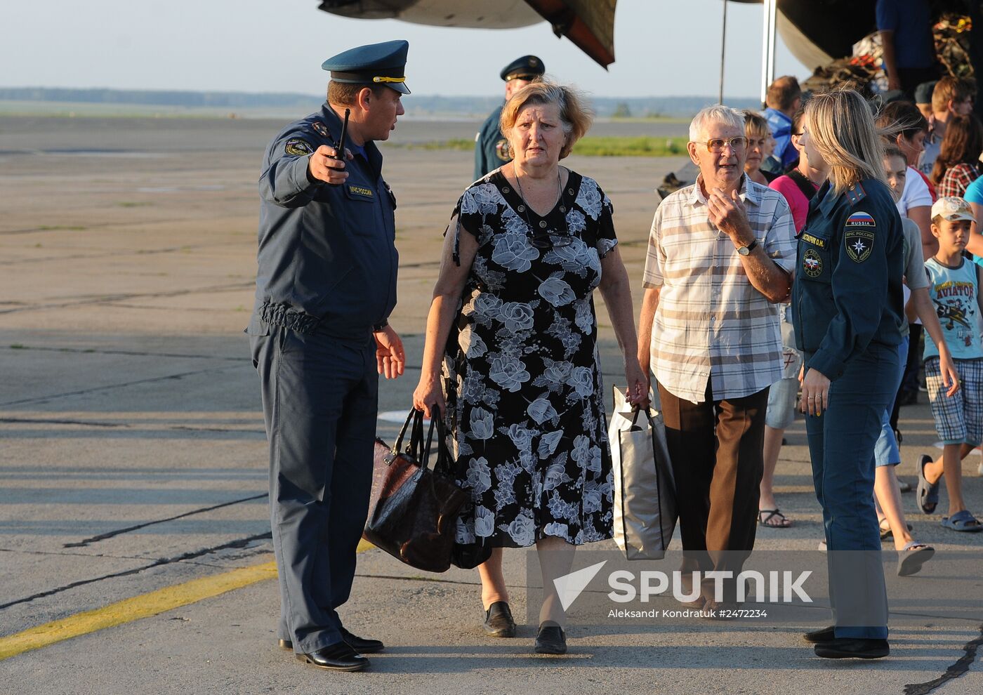 EMERCOM aircraft carrying Ukrainian refugees arrives in Chelyabinsk