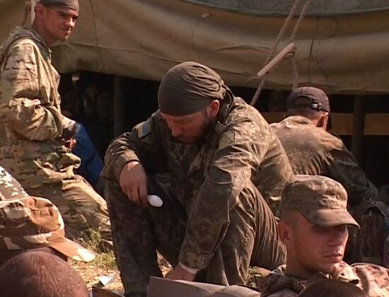 Ukrainian servicemen ask for asylum in Russia