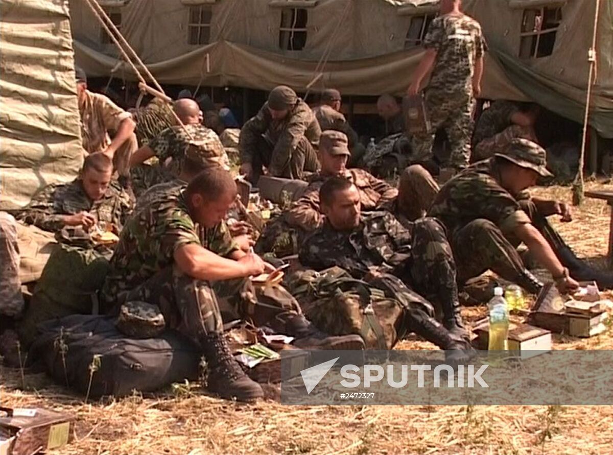 Ukrainian servicemen ask for asylum in Russia