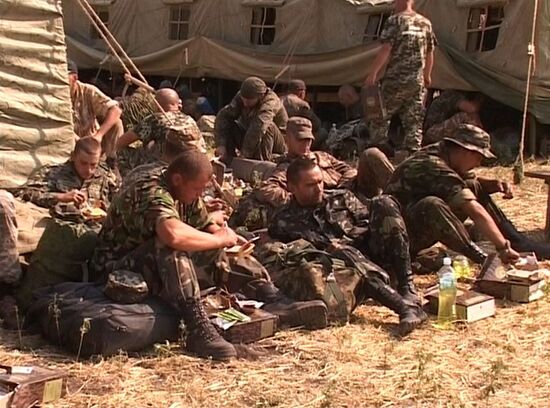 Ukrainian servicemen ask for asylum in Russia