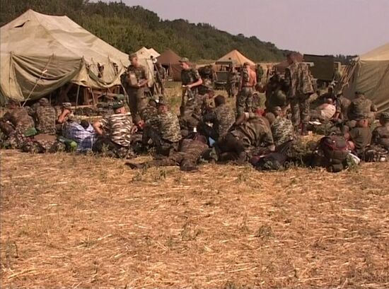Ukrainian servicemen ask for asylum in Russia