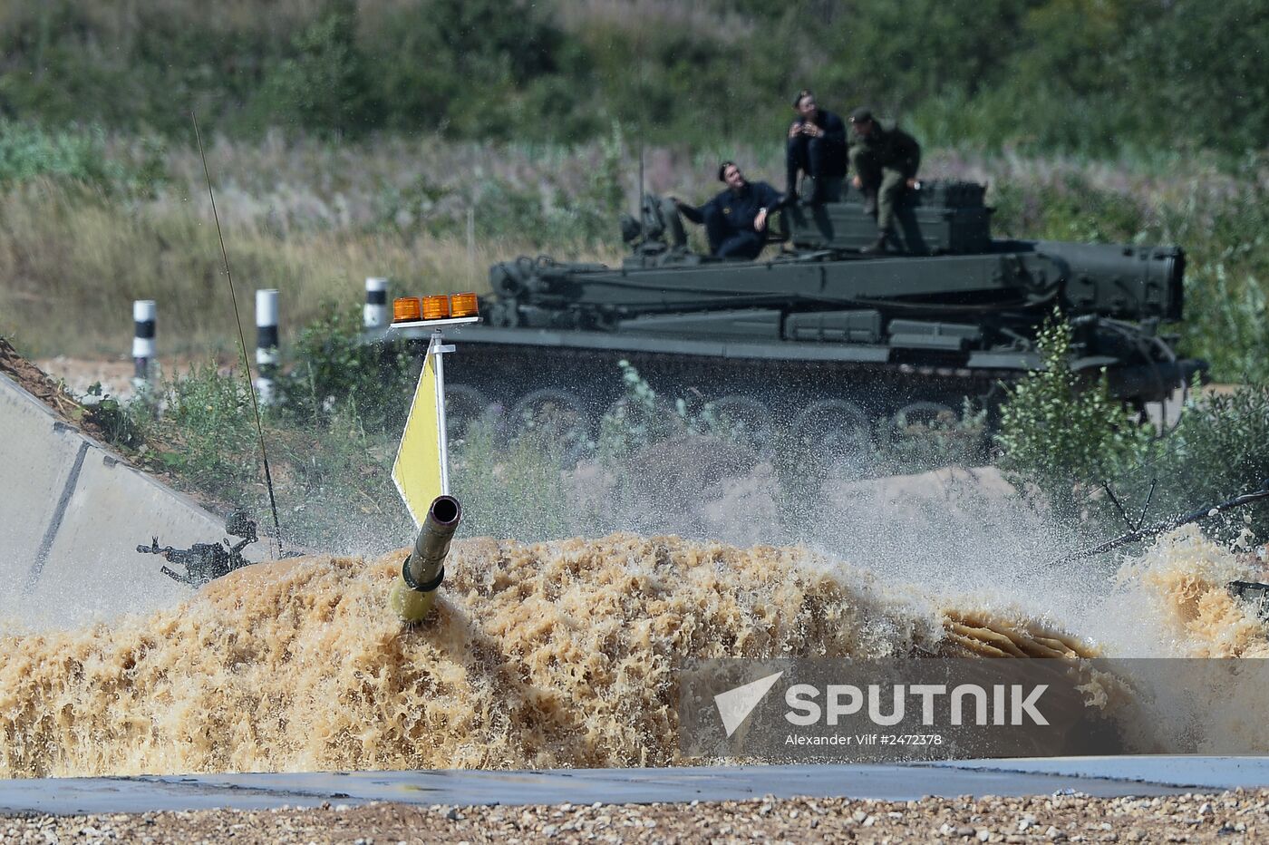 Tank Biathlon 2014 competition. Day One