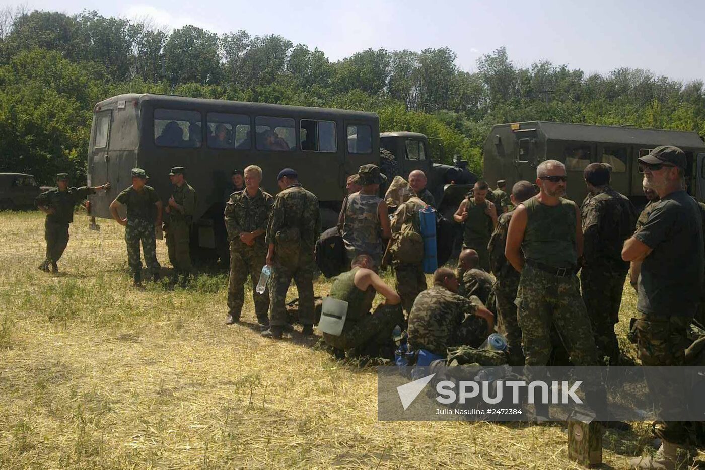 Ukrainian soldiers ask for shelter in Russia