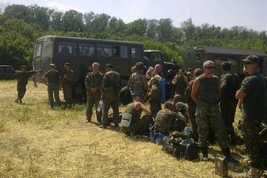 Ukrainian soldiers ask for shelter in Russia