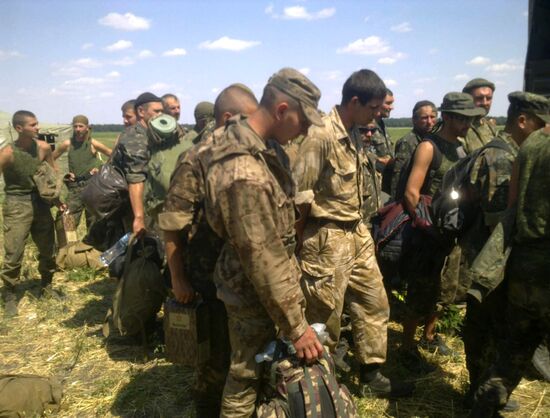 Ukrainian soldiers ask for shelter in Russia