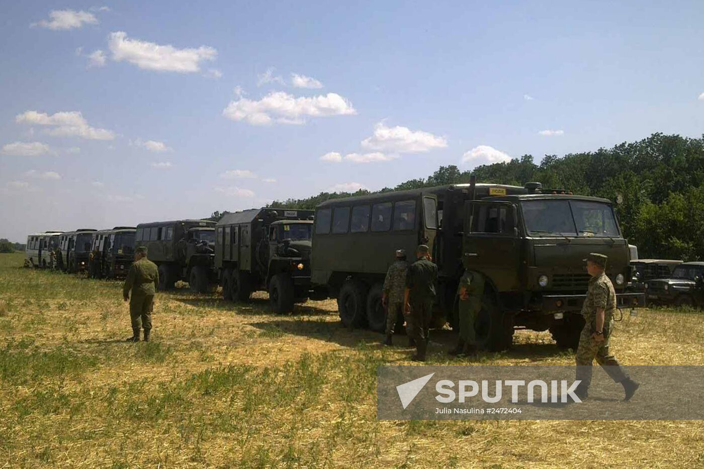 Ukrainian soldiers ask for shelter in Russia