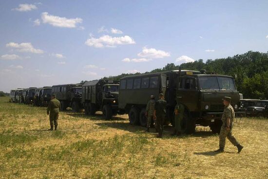 Ukrainian soldiers ask for shelter in Russia