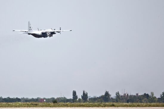 Aircraft with bodies of those killed in Boeing 777 crash heads off to Netherlands