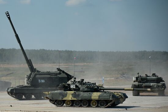 Tank Biathlon 2014 competition. Day One