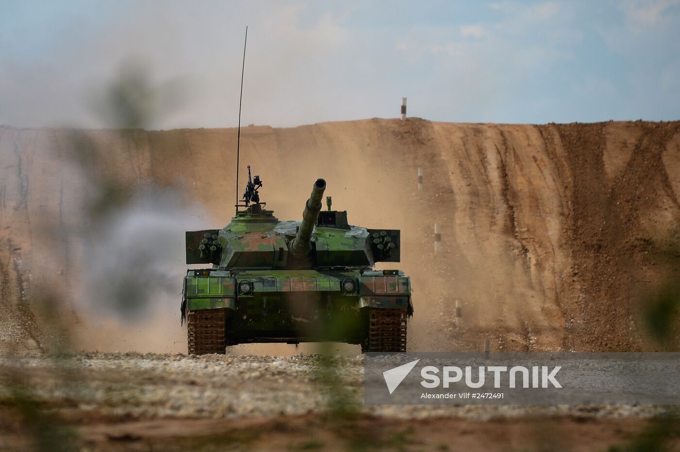 Tank Biathlon 2014 competition. Day One