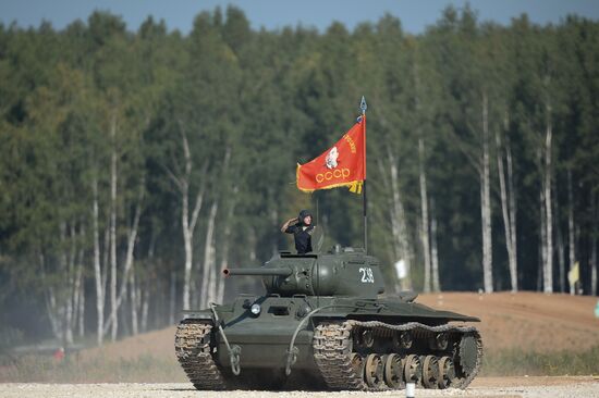 Tank Biathlon 2014 competition. Day One