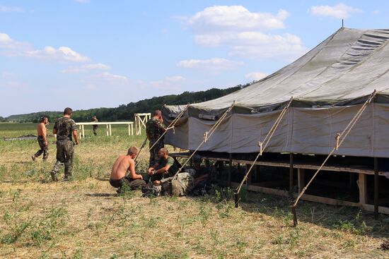 Ukrainian soldiers ask for shelter in Russia