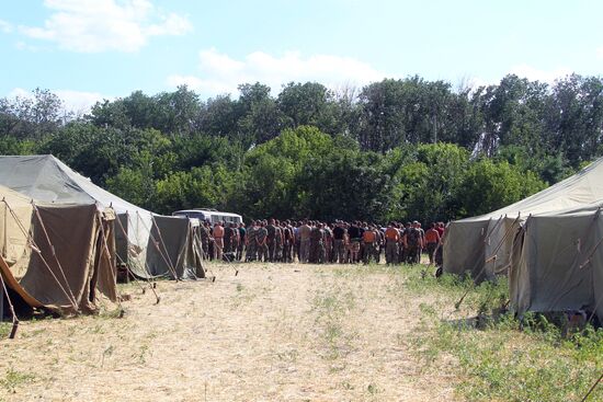 Ukrainian soldiers ask for shelter in Russia