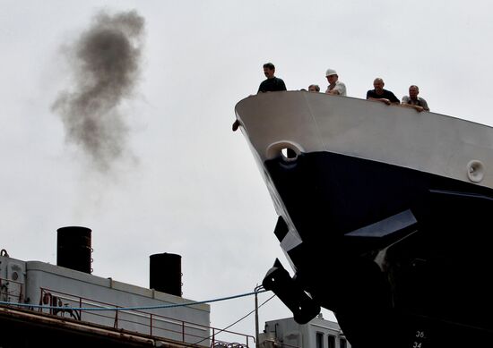 Launching border guard ship "Sapfir" in Vladivostok