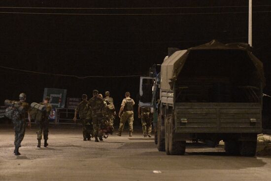 Transfer of Ukrainian soldiers at Veselo-Voznesensk checkpoint