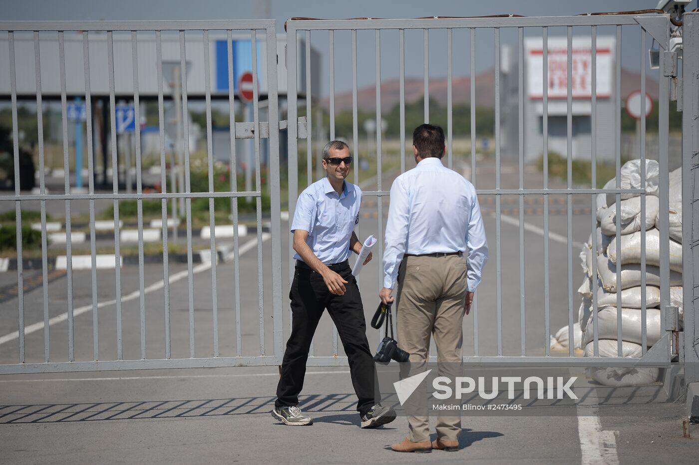 OSCE mission head Paul Picard gives press briefing at Gukovo border crossing point