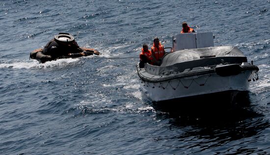 Exercises on search and rescue of recovery capsule at sea in Vladivostok