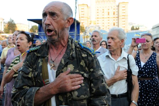 Extraordinary popular asembly in Kiev's Independence Square