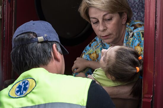 Nine critically ill children from easetrn Ukraine delivered to Moscow