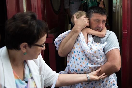 Nine critically ill children from easetrn Ukraine delivered to Moscow