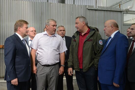 Dmitry Rogozin visits Sokol Aircraft Building Plant in Nizhny Novgorod