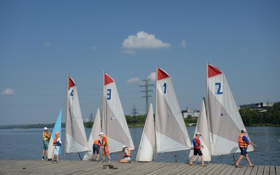 "Flagman" children's flotilla in Yekaterinburg