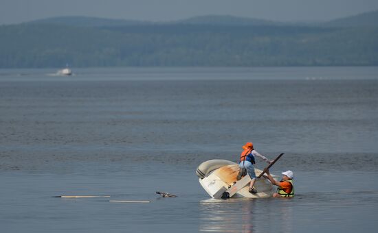 "Flagman" children's flotilla in Yekaterinburg