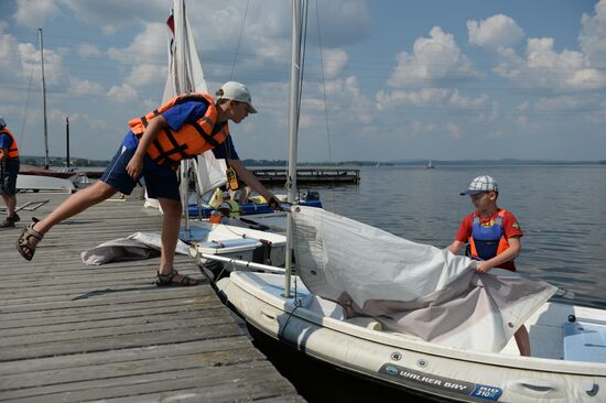 "Flagman" children's flotilla in Yekaterinburg