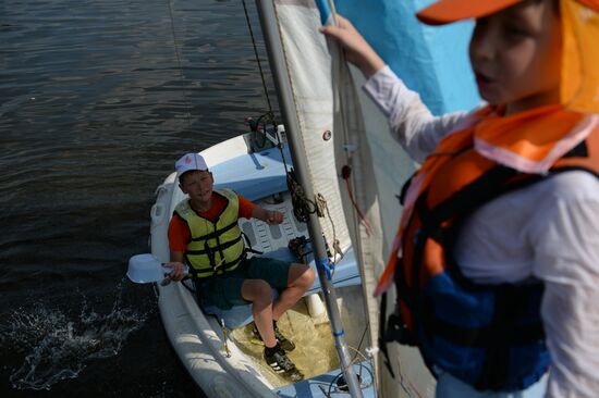 "Flagman" children's flotilla in Yekaterinburg