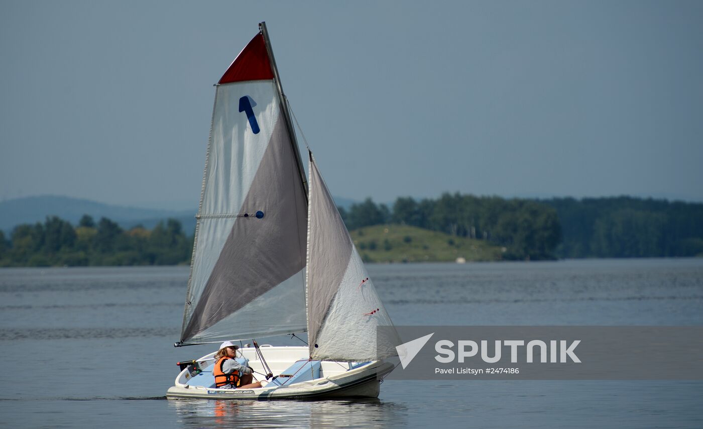 "Flagman" children's flotilla in Yekaterinburg