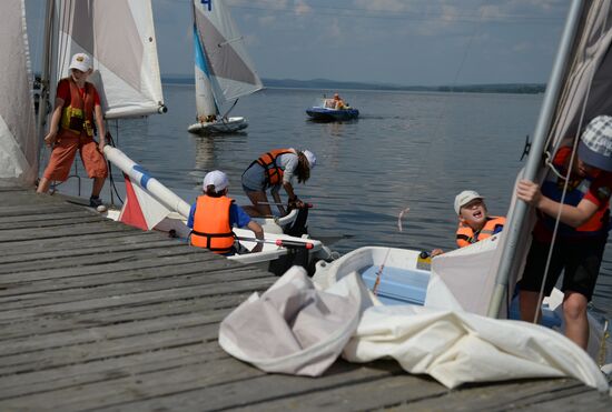 "Flagman" children's flotilla in Yekaterinburg