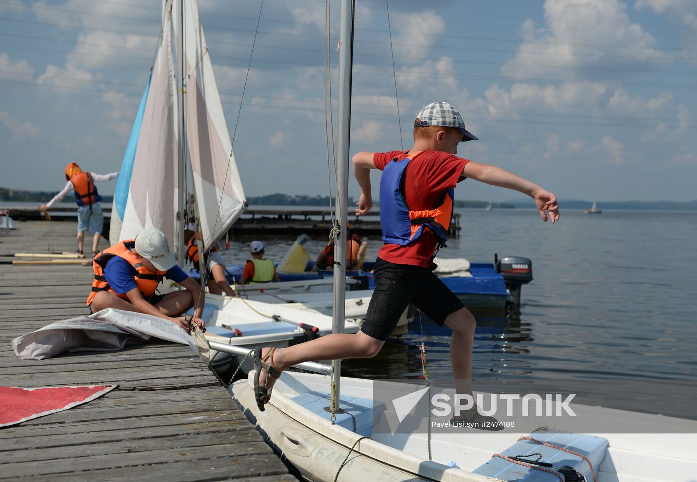 "Flagman" children's flotilla in Yekaterinburg