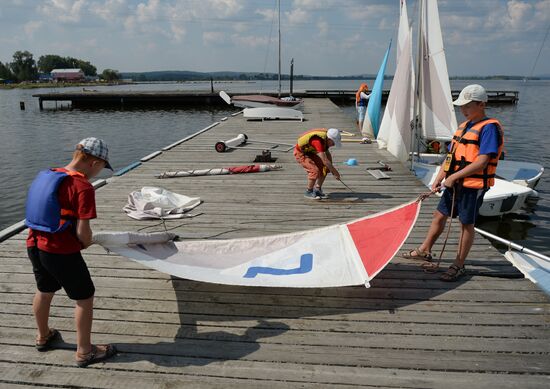 "Flagman" children's flotilla in Yekaterinburg