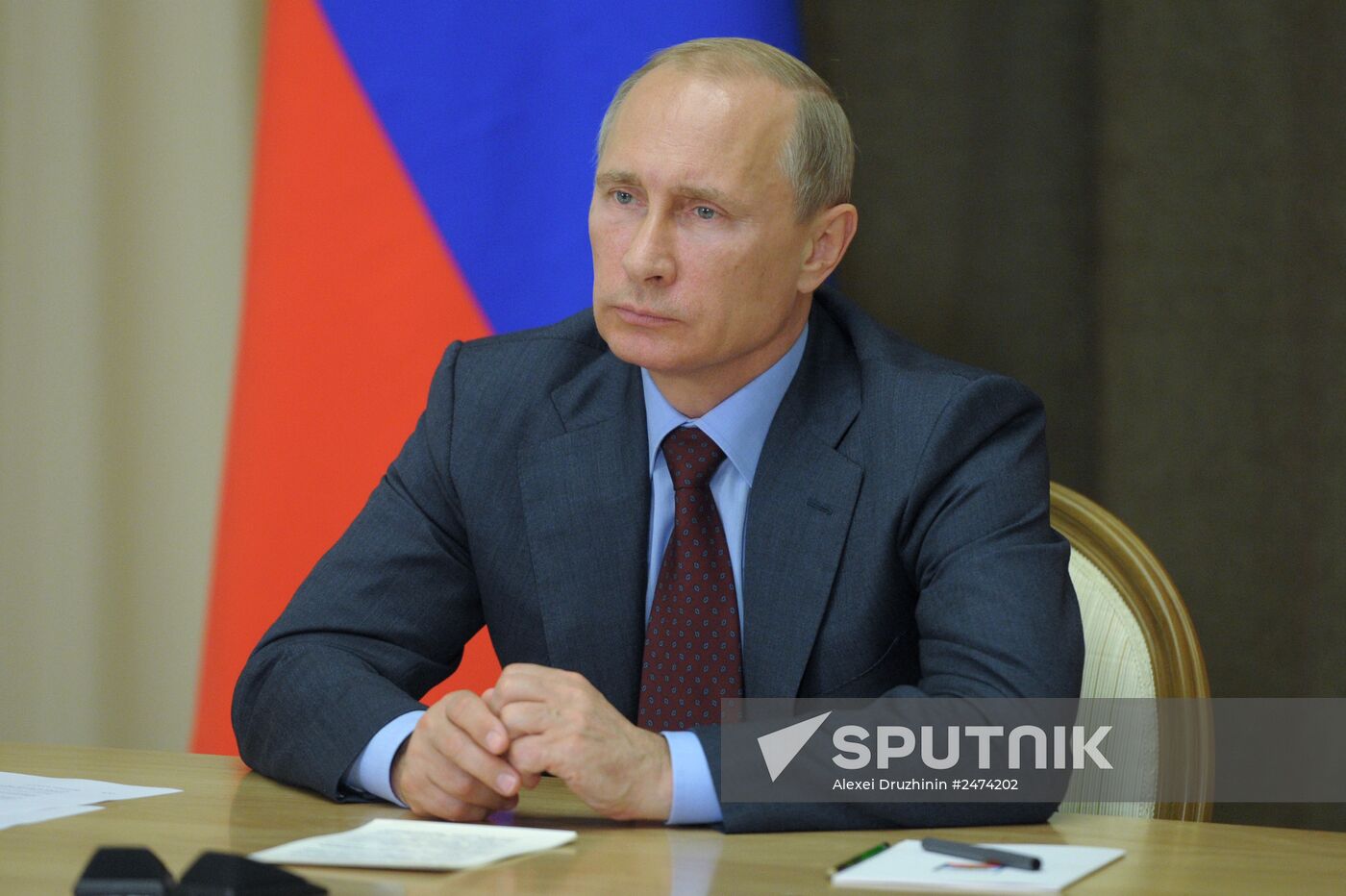 Putin kicks off trial boring at West Alpha oil rig in the Sea of Kara