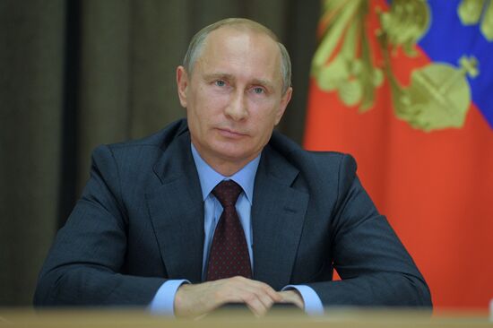 Putin kicks off trial boring at West Alpha oil rig in the Sea of Kara