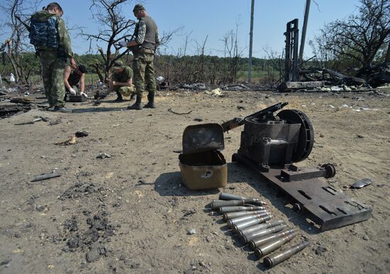 Lugansk People's Republic militia take over Dolzhansky border crossing point on Russian border