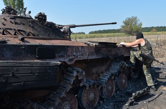 Lugansk People's Republic militia take over Dolzhansky border crossing point on Russian border